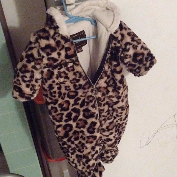 Infant girls insulated hooded body suit mittens and feet - Picture 1 of 4